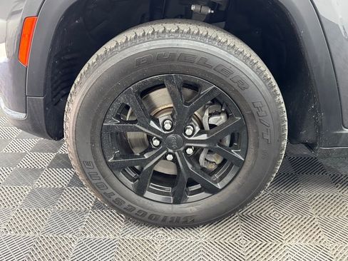 Used 2022 Jeep Grand Cherokee L Limited image 22