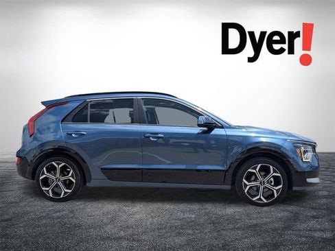 Certified 2023 Kia Niro EX Touring FWD image 3