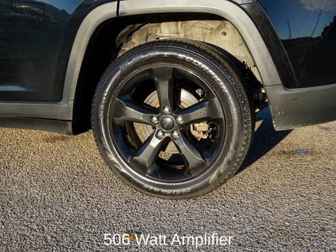 Used 2023 Jeep Grand Cherokee Limited w/ Luxury Tech Group II image 8