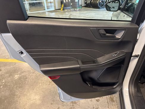 Used 2025 Ford Escape Active AWD/4WD image 25