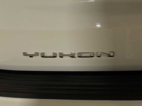 Used 2024 GMC Yukon SLT image 25