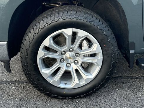 Used 2025 Chevrolet Silverado 1500 LTZ image 16
