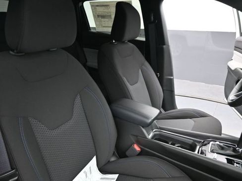 Used 2025 Jeep Compass Sport AWD/4WD image 13