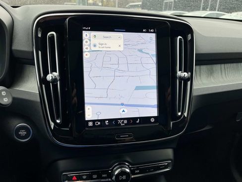 Used 2025 Volvo XC40 B5 Plus w/ Protection Package Premier image 32