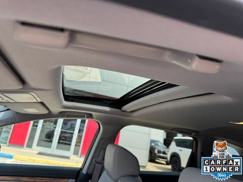 Used 2020 Honda CR-V Touring image 2