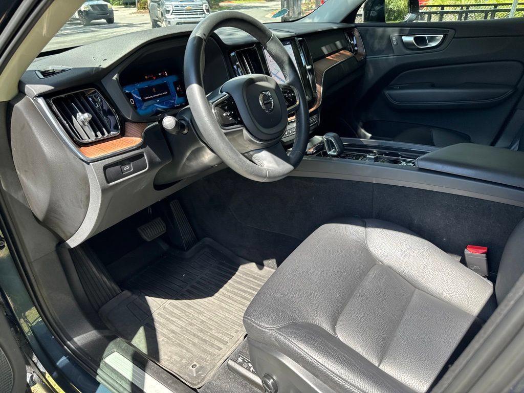 Certified 2024 Volvo XC60 B5 Plus w/ Protection Package Premier AWD/4WD image 11