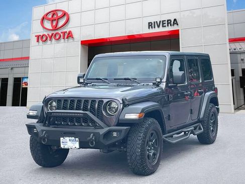 Used 2024 Jeep Wrangler Unlimited Sport AWD/4WD image 4