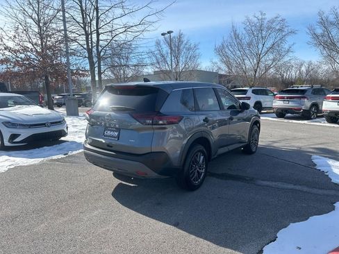 Used 2023 Nissan Rogue S image 7