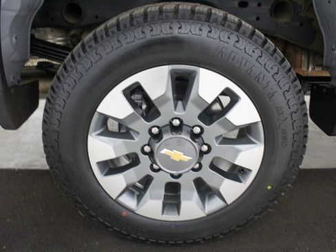 Used 2024 Chevrolet Silverado 2500 Custom w/ Custom Value Package image 19