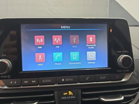 Used 2024 Nissan Altima 2.5 S FWD image 35