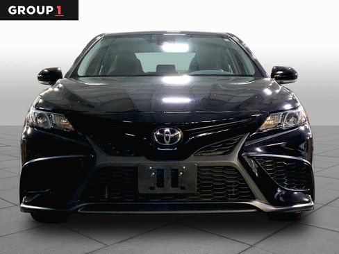 Used 2024 Toyota Camry SE FWD image 4
