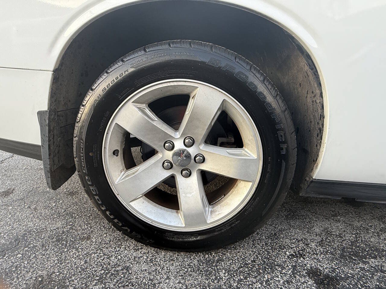 Used 2013 Dodge Challenger SXT RWD image 15