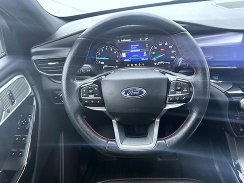 Used 2023 Ford Explorer ST-Line w/ Class IV Trailer Tow Package image 11