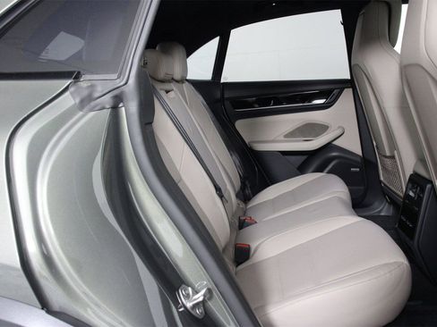 Used 2025 Porsche Macan 4 Electric image 30