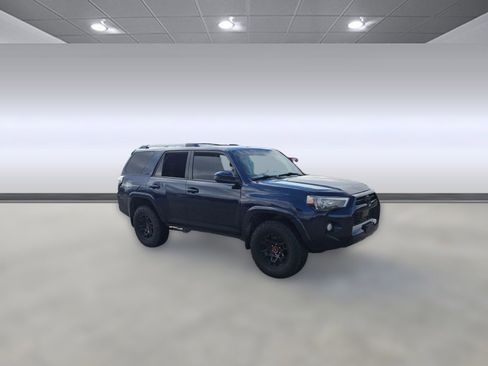 Used 2020 Toyota 4Runner SR5 image 6