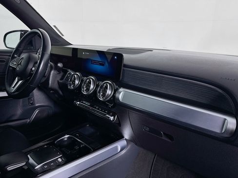 Used 2023 Mercedes-Benz GLB 250 w/ Premium Package image 47