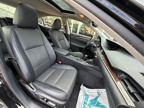 Used 2015 Lexus ES 350 w/ Premium Package FWD image 12