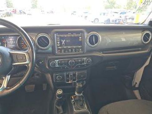 Used 2023 Jeep Wrangler Unlimited Sahara w/ Cold Weather Group AWD/4WD image 18