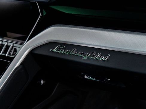 Used 2021 Lamborghini Urus image 51