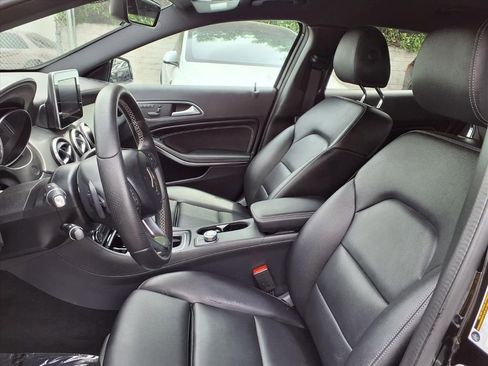 Used 2017 Mercedes-Benz GLA 250 4MATIC image 16