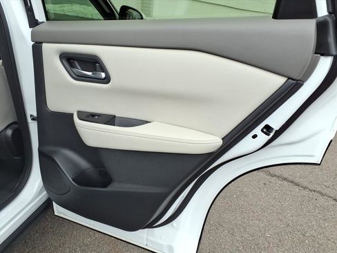 Certified 2025 Nissan Rogue SV image 13