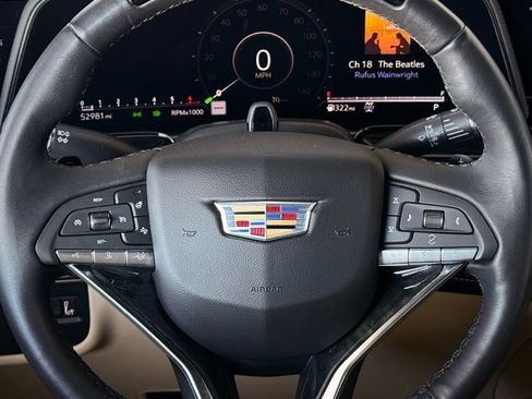 Used 2024 Cadillac Escalade ESV Premium Luxury image 10