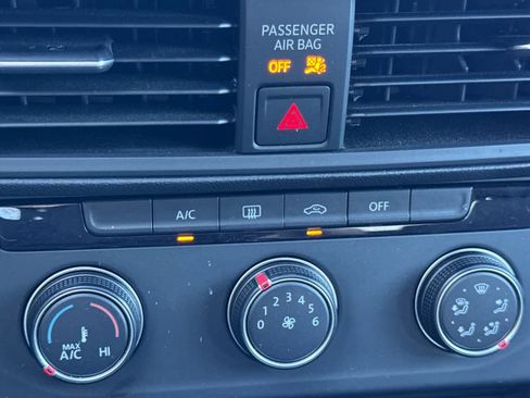 Used 2020 Volkswagen Jetta S image 19