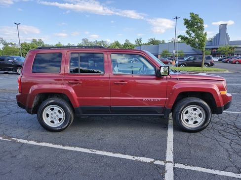 Used 2014 Jeep Patriot Sport w/ Power Value Group AWD/4WD image 15