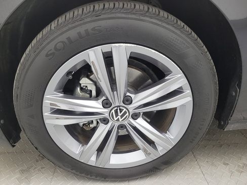 Used 2024 Volkswagen Jetta SE image 31