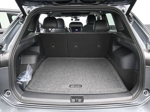 New 2026 Volkswagen Tiguan SE R-Line AWD/4WD image 12
