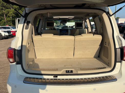Used 2014 INFINITI QX80 4WD w/ Theater Package image 3