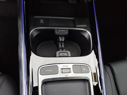 Used 2025 Mercedes-Benz GLA 250 4MATIC image 18