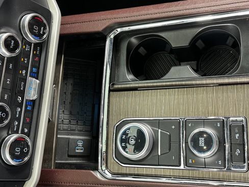 Used 2023 Ford Expedition Limited AWD/4WD image 31