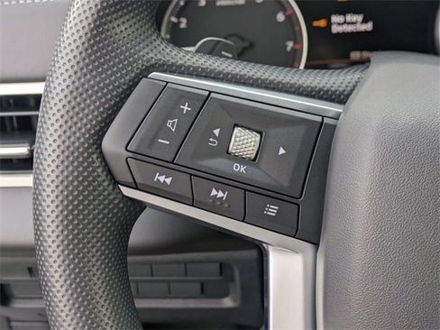 New 2025 Mitsubishi Outlander ES image 17