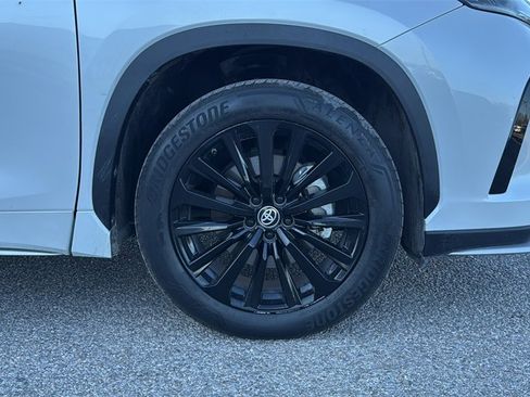 Used 2023 Toyota Highlander XSE image 29