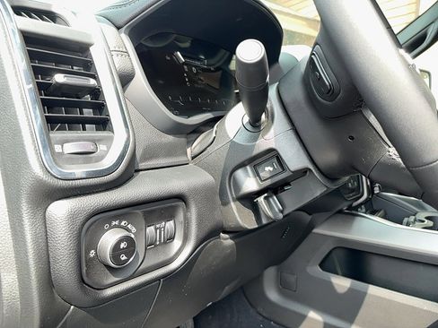 New 2026 RAM 2500 Laramie AWD/4WD image 28