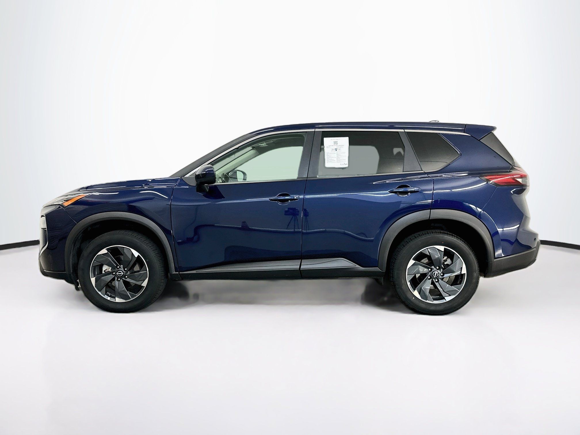 Used 2025 Nissan Rogue SV AWD/4WD image 4