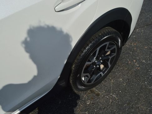 Used 2017 Subaru Crosstrek 2.0i Premium image 4