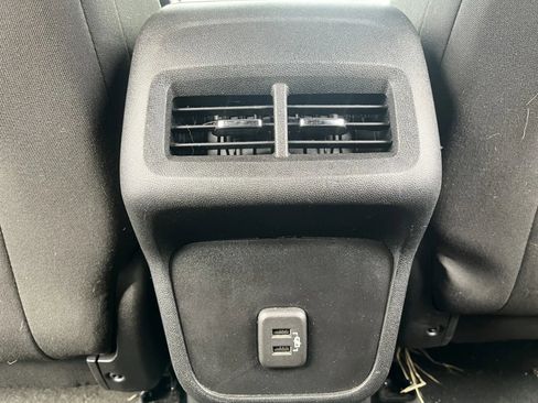 Used 2019 Chevrolet Equinox LT image 10