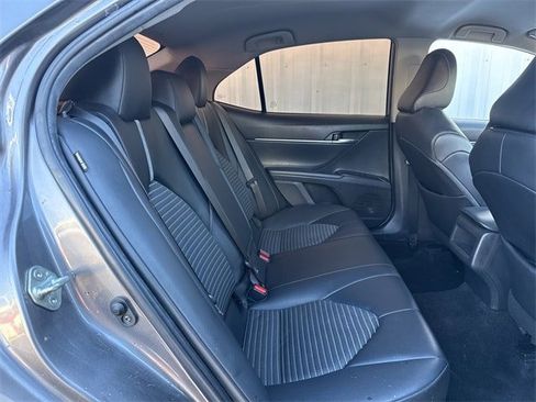 Used 2020 Toyota Camry SE image 28