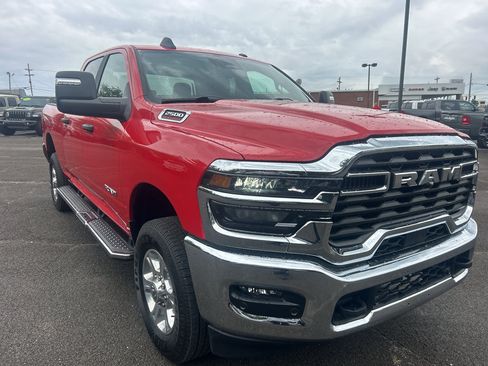 Certified 2026 RAM 2500 Big Horn AWD/4WD image 3
