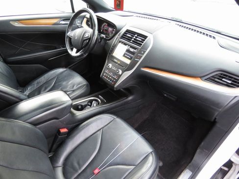 Used 2017 Lincoln MKC Reserve w/ Lincoln MKC Climate Package image 14