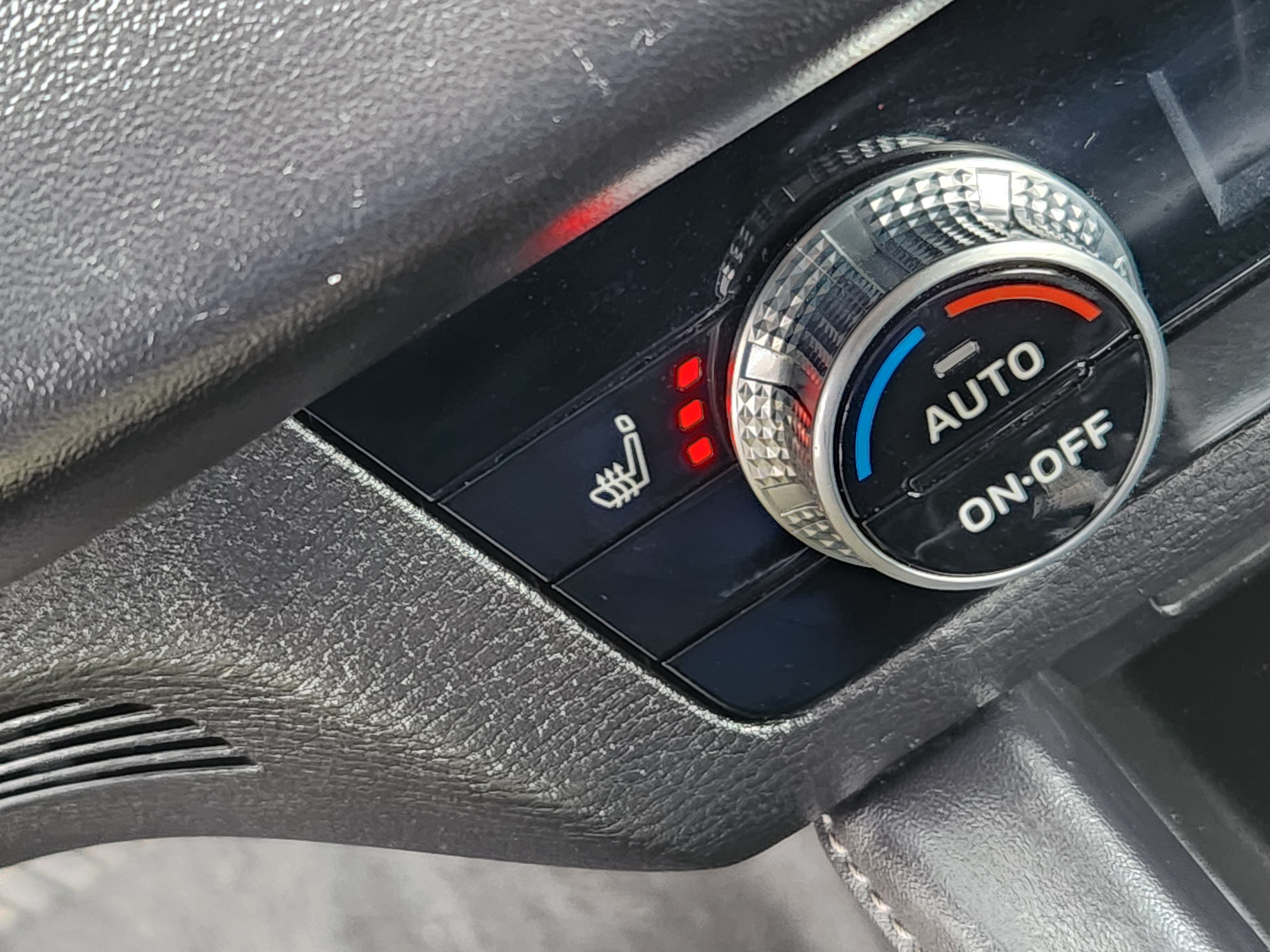 Used 2024 Mitsubishi Outlander SE AWD/4WD image 15