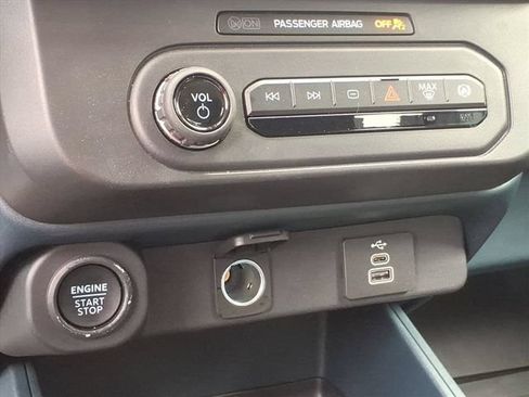 Used 2025 Ford Maverick Lobo AWD/4WD image 21