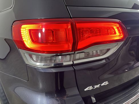 Used 2016 Jeep Grand Cherokee Limited w/ Luxury Group II AWD/4WD image 26