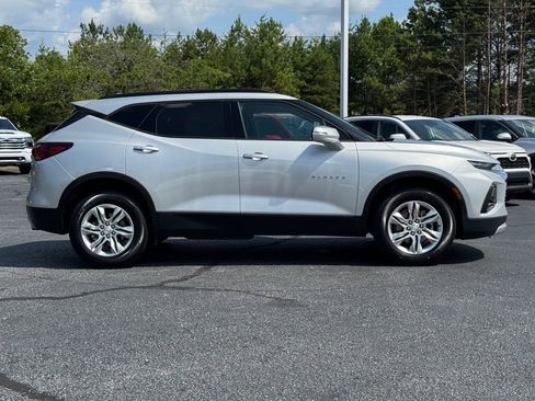 Used 2022 Chevrolet Blazer LT image 2