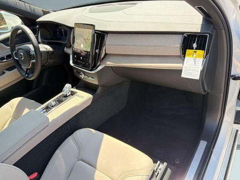 New 2026 Volvo XC90 B6 Plus w/ Protection Package Premier AWD/4WD image 31