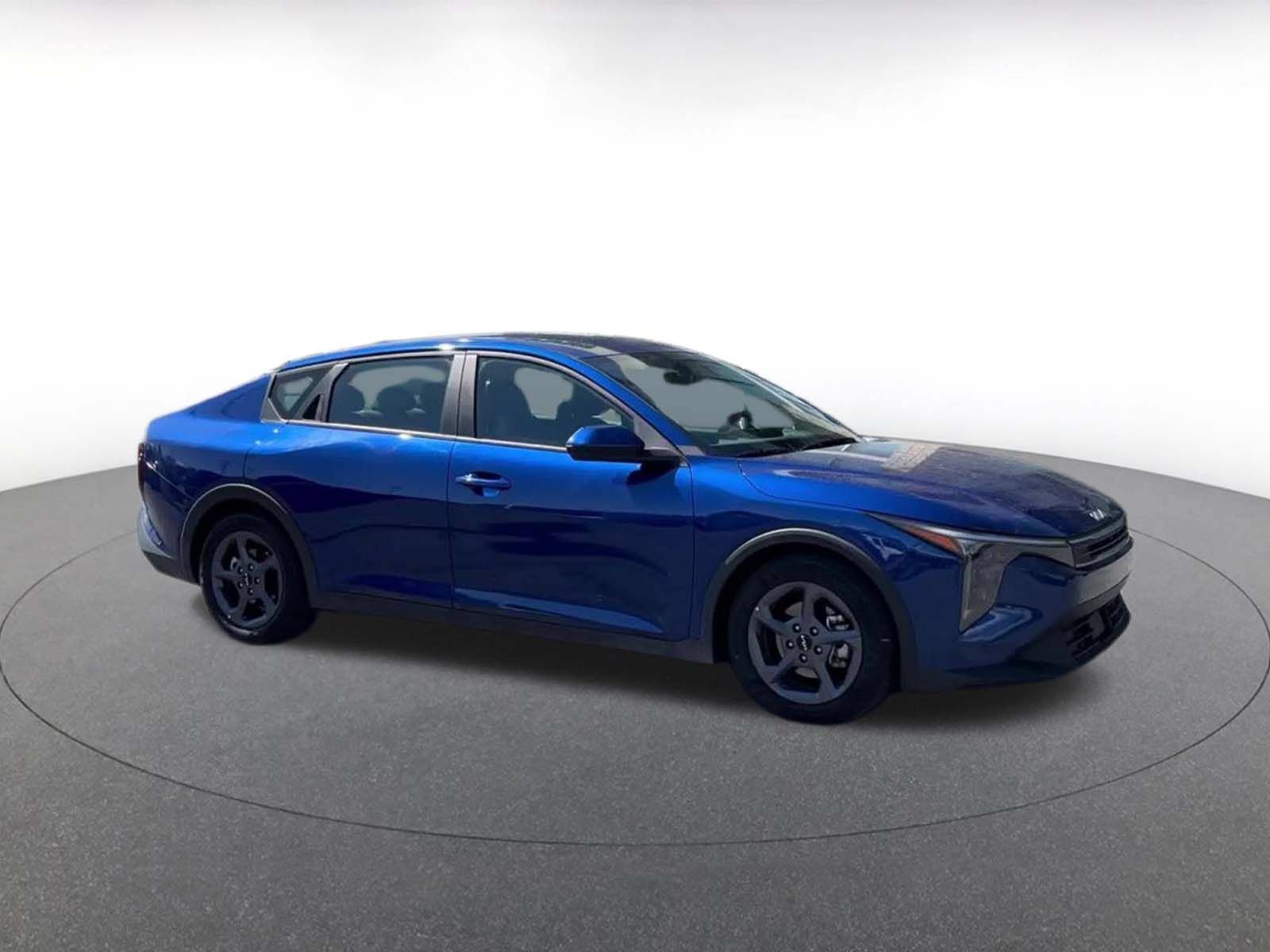 Used 2025 Kia K4 FWD image 2