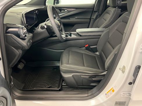 Used 2025 Chevrolet Blazer EV LT FWD image 18