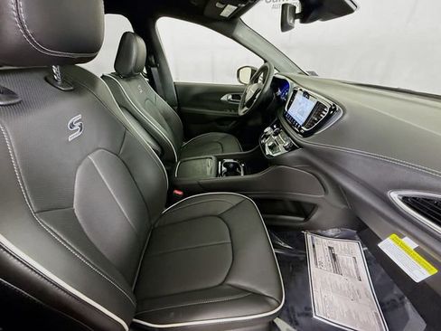 New 2026 Chrysler Pacifica Limited w/ S Appearance Package image 27